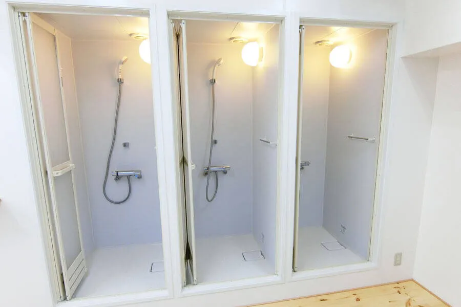 Men shower room